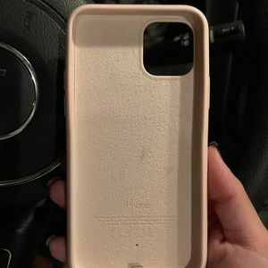Iphone 11 pro max charging apple case
